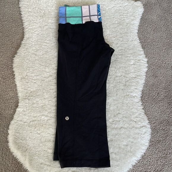 𝅺Lululemon Capris Wide Leg Size 6 - Picture 6 of 9